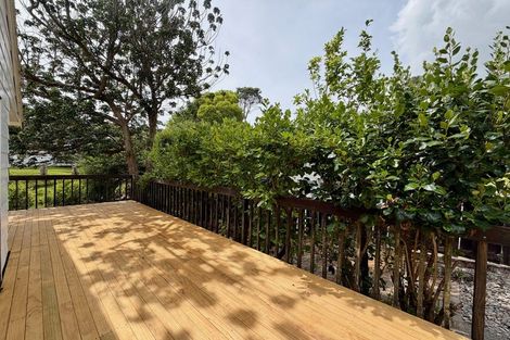 Photo of property in 2/10 Halder Place, Torbay, Auckland, 0632