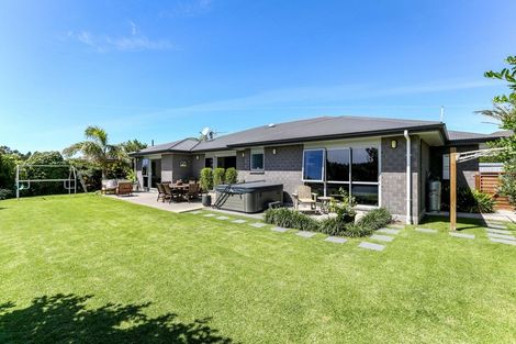 Photo of property in 67 Karamea Street, Whalers Gate, New Plymouth, 4310