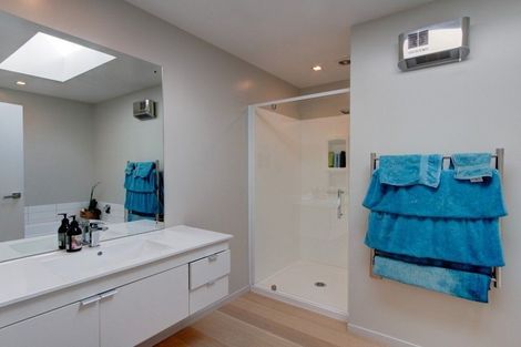 Photo of property in 2 Kahu Close, Wanaka, 9305