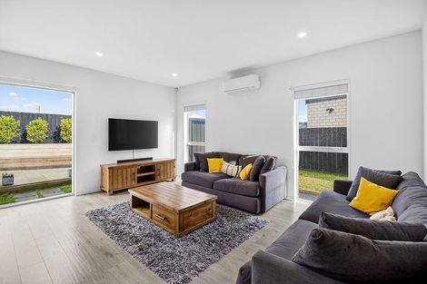 Photo of property in 4 Berba Lane, Westgate, Auckland, 0814