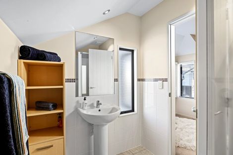 Photo of property in 4/64 Schnapper Rock Road, Schnapper Rock, Auckland, 0632