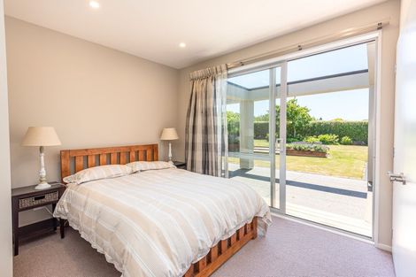 Photo of property in 47 Oakgrove Drive, Rangiora, 7400