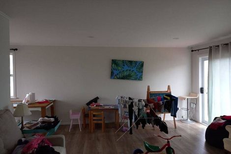 Photo of property in 31 Dawnhaven Drive, Te Atatu Peninsula, Auckland, 0610