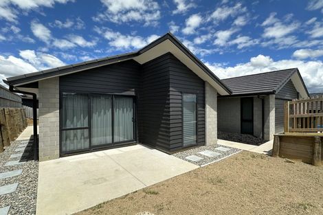 Photo of property in 3 Maanihi Drive, Rototuna North, 3210