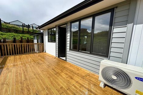 Photo of property in 8a Gracechurch Drive, Flat Bush, Auckland, 2016