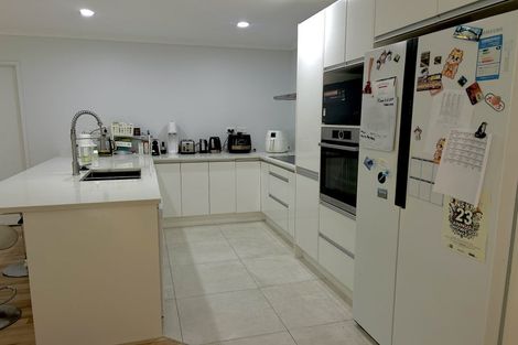 Photo of property in 7 Fernbank Lane, Greenhithe, Auckland, 0632