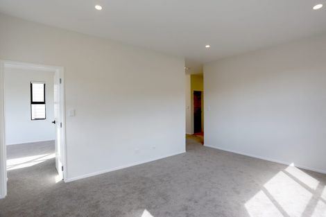 Photo of property in 46 Topliss Drive, Northcross, Auckland, 0632