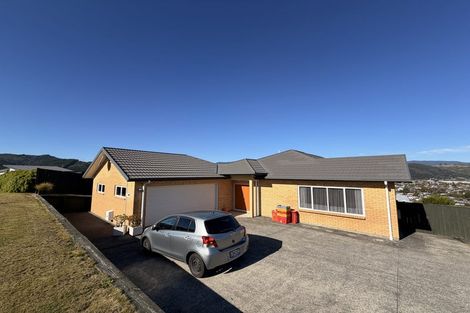 Photo of property in 17 Riverstone Drive, Riverstone Terraces, Upper Hutt, 5018
