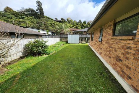 Photo of property in 46 King Charles Drive, Kingsley Heights, Upper Hutt, 5018