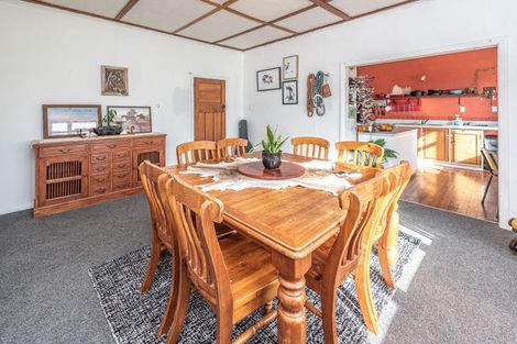 Photo of property in 102 Putiki Drive, Putiki, Whanganui, 4500