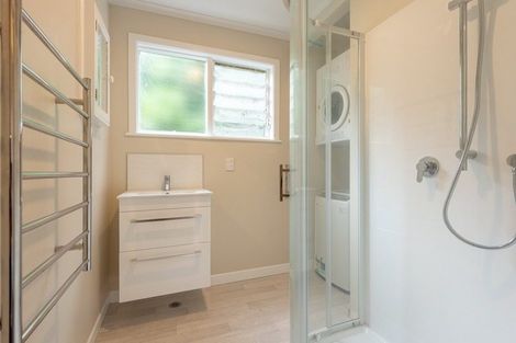 Photo of property in 58 Garden Road, Northland, Wellington, 6012