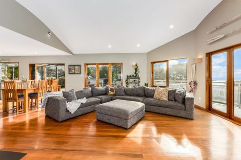 Photo of property in 13 Haunui Road, Pukerua Bay, 5026