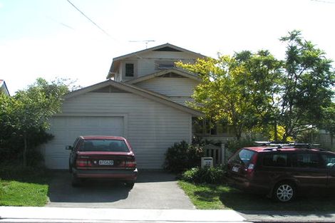 Photo of property in 2/32 Gladstone Road, Northcote, Auckland, 0627