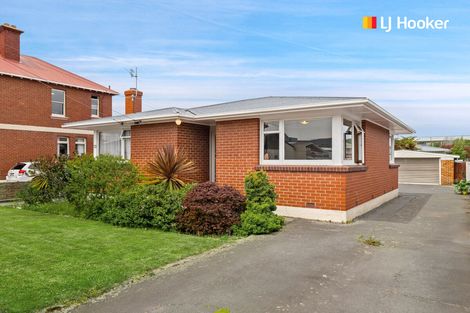 Photo of property in 73 Macandrew Road, South Dunedin, Dunedin, 9012