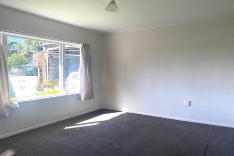 Photo of property in 4 Queen Mary Avenue, New Lynn, Auckland, 0600