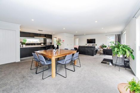 Photo of property in 2 Highworth Crescent, Rolleston, 7615