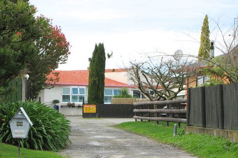 Photo of property in 20 Deakin Place, Clive, 4102