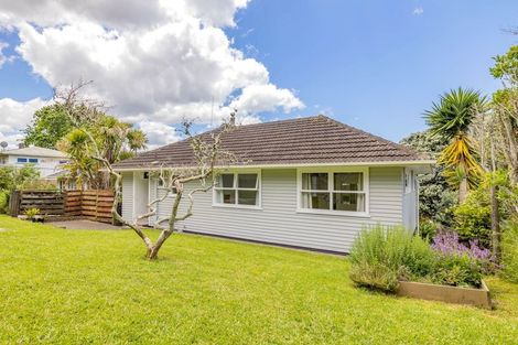 Photo of property in 37 Rosalind Road, Glenfield, Auckland, 0629