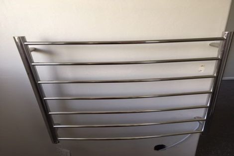 Photo of property in 24b Fitzpatrick Street, Newlands, Wellington, 6037