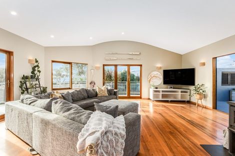 Photo of property in 13 Haunui Road, Pukerua Bay, 5026