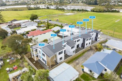 Photo of property in 122 Archibald Road, Kelston, Auckland, 0602