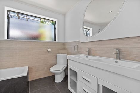 Photo of property in 6a Puketaha Road, Swanson, Auckland, 0816