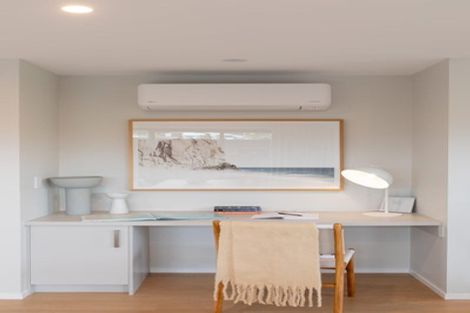 Photo of property in 1 Metoriti Crescent, Karaka, 2124