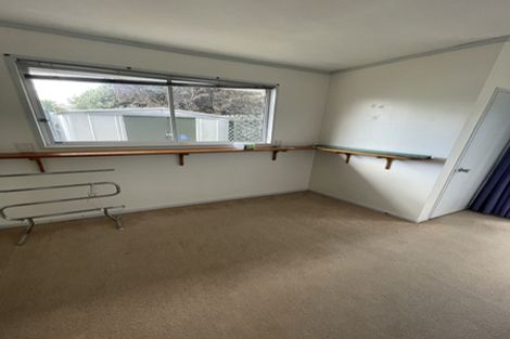 Photo of property in 14 Westhaven Grove, Takaro, Palmerston North, 4412