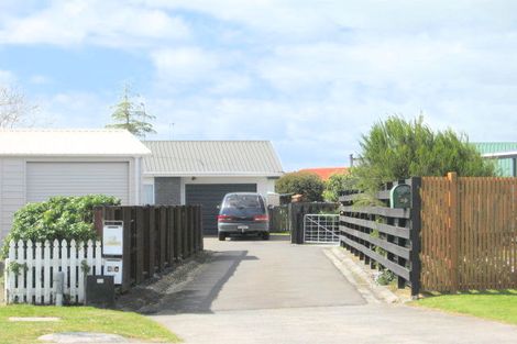 Photo of property in 37b Evans Road, Papamoa Beach, Papamoa, 3118