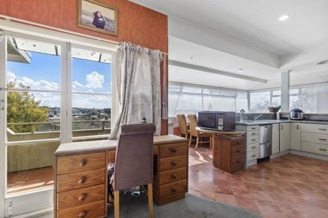 Photo of property in 100 Tuhikaramea Road, Dinsdale, Hamilton, 3204