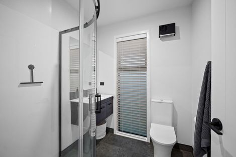 Photo of property in 2a Roland Road, Greenhithe, Auckland, 0632
