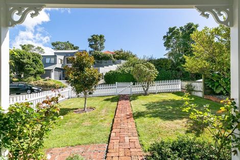 Photo of property in 8 Clifford Road, Johnsonville, Wellington, 6037