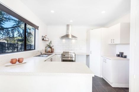 Photo of property in 52a Vivian Street, Burwood, Christchurch, 8083