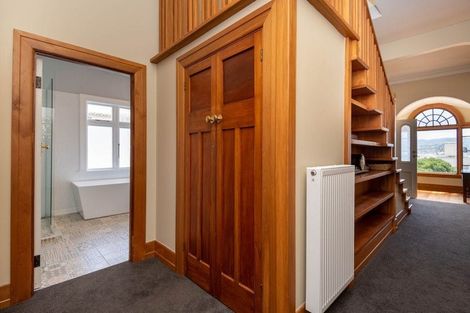 Photo of property in 210 Oriental Parade, Oriental Bay, Wellington, 6011