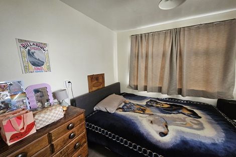 Photo of property in 90 Kelburn Parade, Kelburn, Wellington, 6012