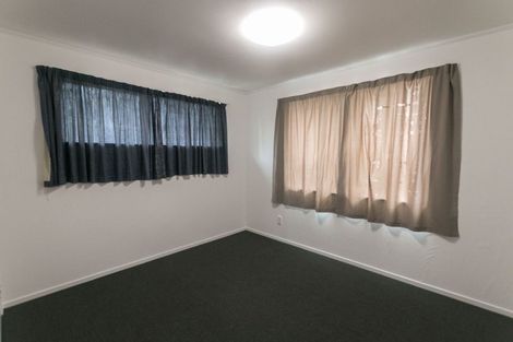 Photo of property in 6 Kilcar Place, Massey, Auckland, 0614