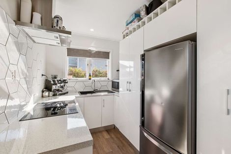 Photo of property in 10 Shirley Avenue, Papakura, 2110