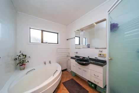 Photo of property in 74 Cressida Avenue, Stratford, 4332