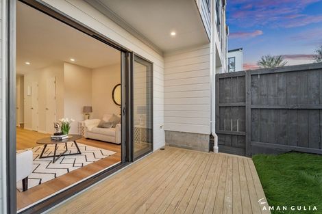 Photo of property in 93 Woodglen Road, Glen Eden, Auckland, 0602