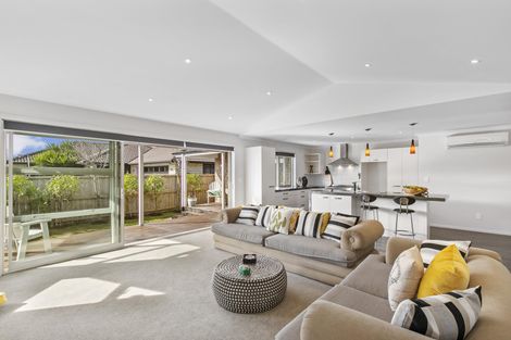 Photo of property in 14 Parsot Place, Pukekohe, 2120