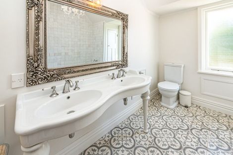 Photo of property in 4 Kent Road, Saint Johns Hill, Whanganui, 4501