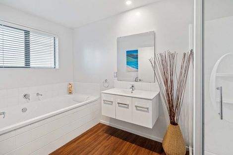 Photo of property in 10 Longspur Avenue, Wigram, Christchurch, 8025