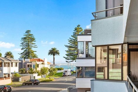 Photo of property in 40 Maunganui Road, Mount Maunganui, 3116
