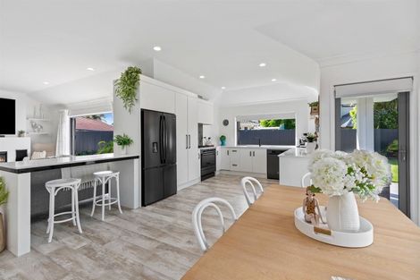 Photo of property in 27 Seychelles Drive, Papamoa Beach, Papamoa, 3118