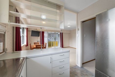 Photo of property in 2/4 Severn Place, Spotswood, New Plymouth, 4310