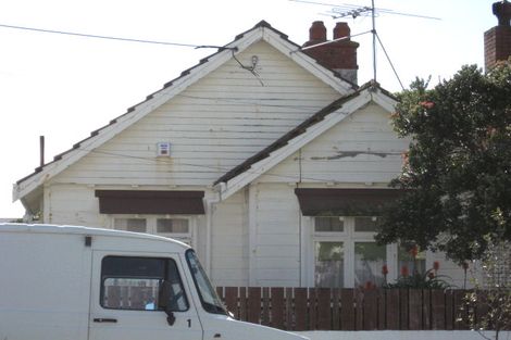 Photo of property in 59 Endeavour Street, Lyall Bay, Wellington, 6022