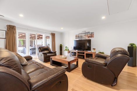 Photo of property in 54 Don Buck Road, Massey, Auckland, 0614