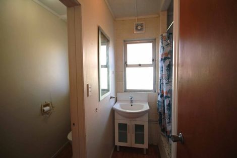 Photo of property in 46 Kohekohe Street, New Lynn, Auckland, 0600