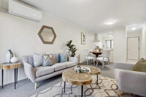 Photo of property in 11/12 Blueridge Close, Sunnyvale, Auckland, 0612