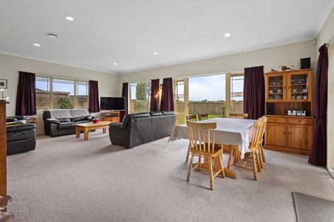 Photo of property in 35 Madison Avenue, Milson, Palmerston North, 4414